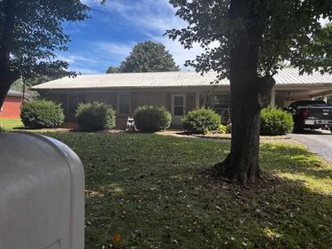 1018 Melody Lane, Lawrenceburg, KY 40342