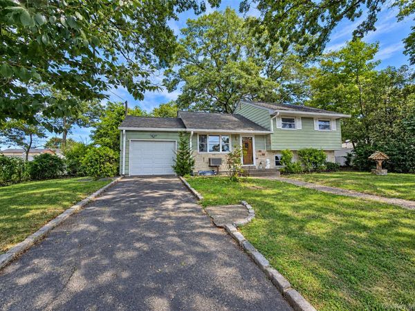 27 Halsey Street , Port Jefferson Station, NY 11776