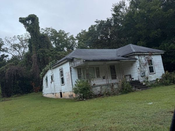 10 2nd Street, Barnesville, GA 30204