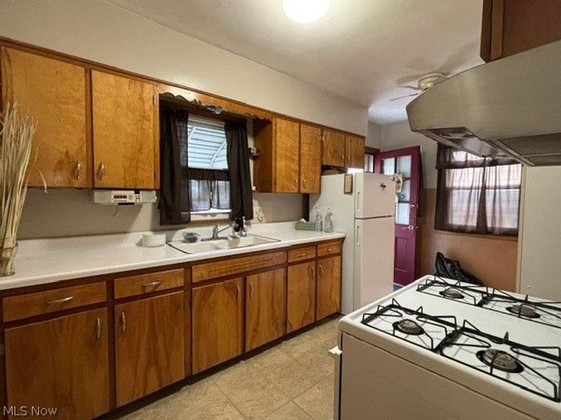 449 Marview Avenue, Akron, OH 44310 Photo 9