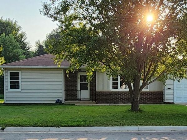 8 SE 12TH Avenue, Oelwein, IA 50662