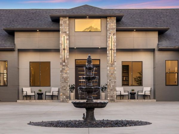 5560 N Farm Rd 177 , Springfield, MO 65803