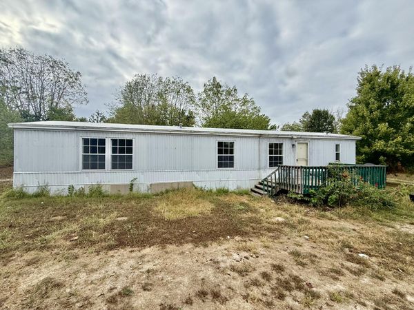 140 Old Yukon Road , Raymondville, MO 65555