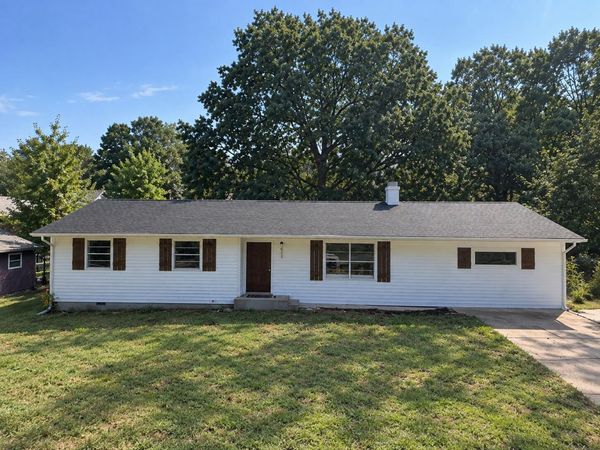 612 Stephens Street , Neosho, MO 64850