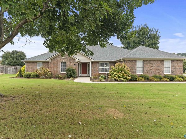 10 Corwin Drive, Decatur, AL 35603