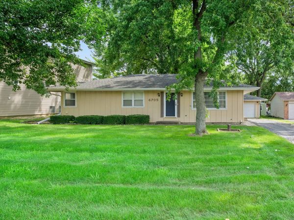 6705 Clarendon Hills Road , Darien, IL 60561