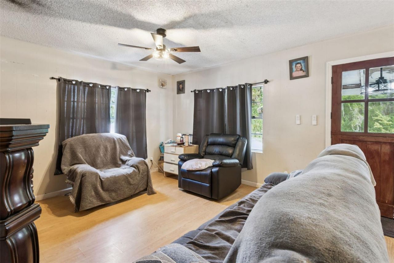 54901 Cedar Crest Rd , Astor, FL 32102 Photo