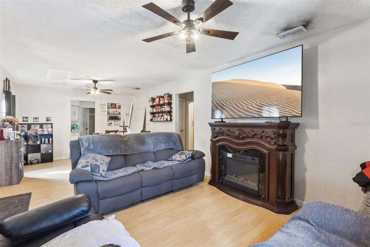 54901 Cedar Crest Rd , Astor, FL 32102 Photo