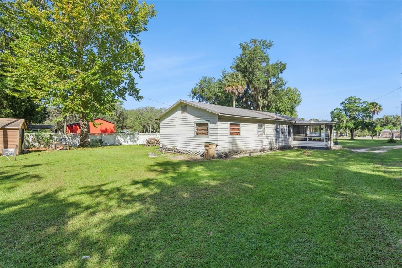 54901 Cedar Crest Rd , Astor, FL 32102 Photo