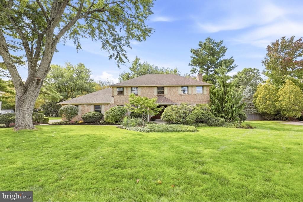 1711 CLINTON DRIVE , AMBLER, PA 19002
