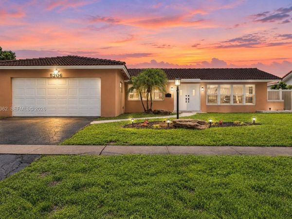 5206 Garfield St , Hollywood, FL 33021