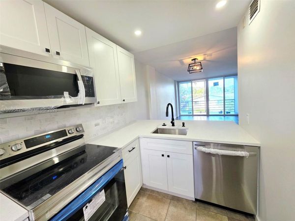 108 Royal Park Dr , Unit 2H, Oakland Park, FL 33309