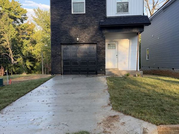 811 Gracey Ave, Clarksville, TN 37040