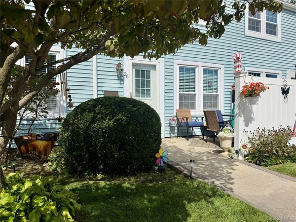 26 Whalers Cove , Babylon, NY 11702