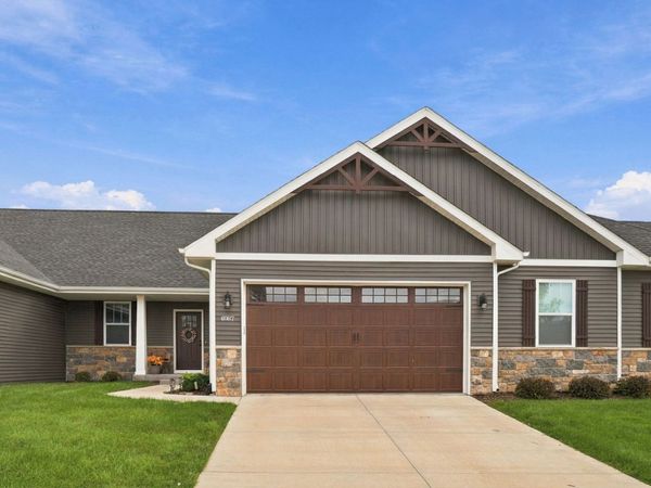 6987 Genesis Way , Bettendorf, IA 52722