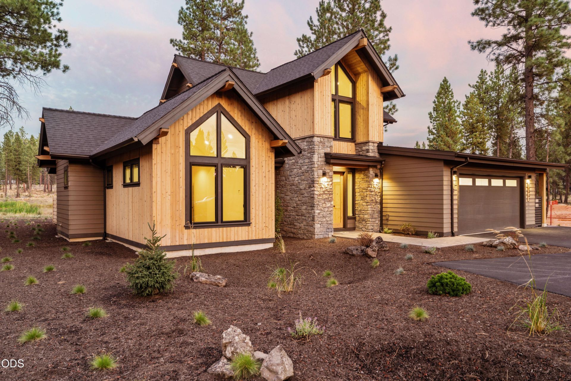 56433 Elk Run Drive, Unit 30, Bend, OR 97707 Main Photo