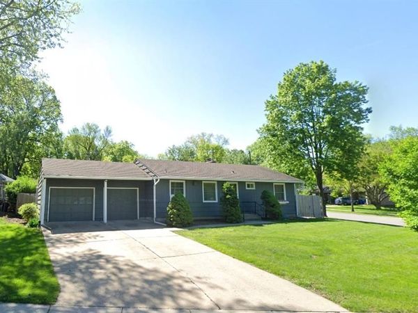 3209 W 72nd Street, Prairie Village, KS 66208