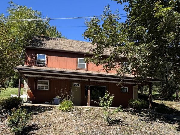 114 11th Street , Blakely, PA 18447