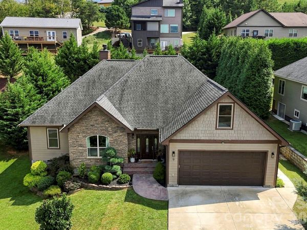 9 Pondberry Court , Asheville, NC 28806