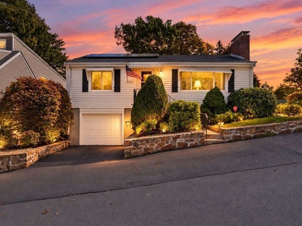 38 Bonavesta St, Lynn, MA 01905