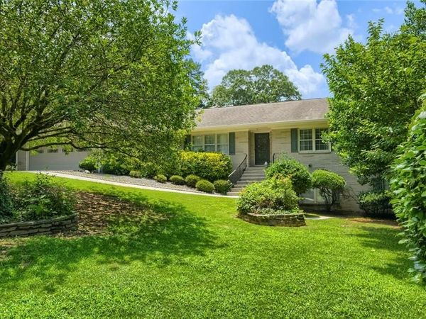 1909 Lake Lucerne Way SW, Lilburn, GA 30047