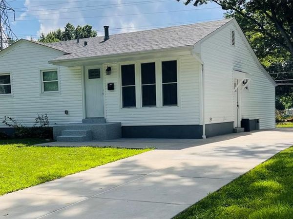 215 S Saint Jacques Street, Florissant, MO 63031