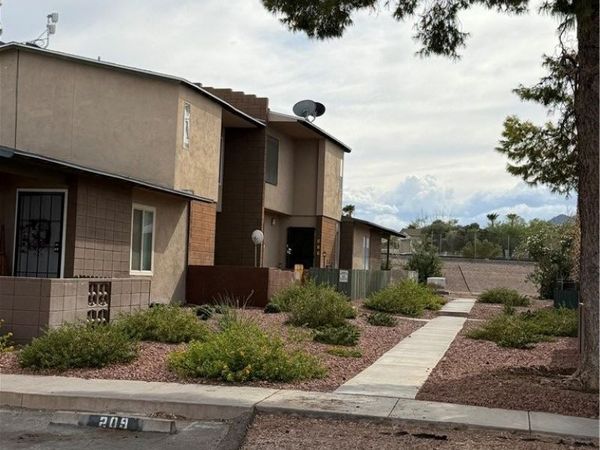 209 E Van Wagenen Street, Henderson, NV 89015