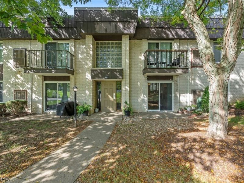 8507 N Akins Road, Unit 104, North Royalton, OH 44133 Photo 2