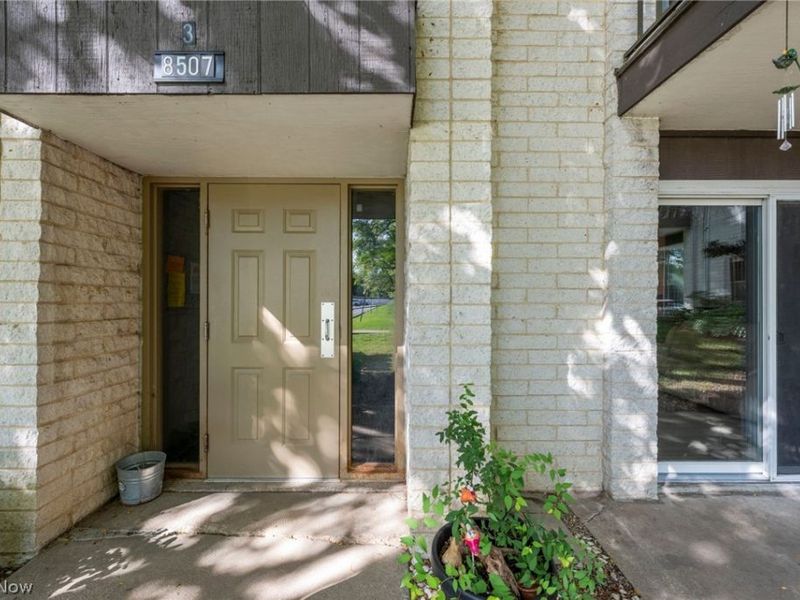 8507 N Akins Road, Unit 104, North Royalton, OH 44133 Photo 3