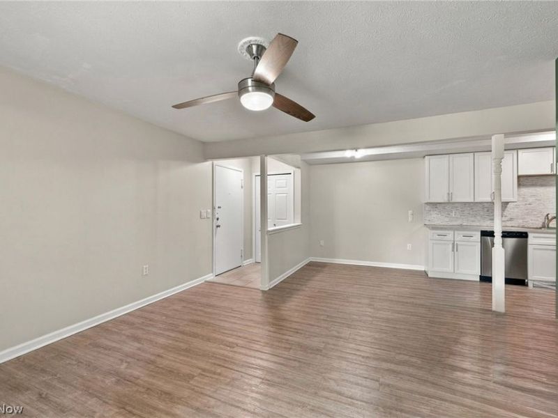 8507 N Akins Road, Unit 104, North Royalton, OH 44133 Photo 6
