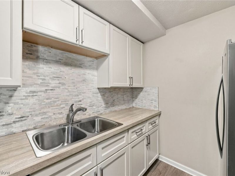 8507 N Akins Road, Unit 104, North Royalton, OH 44133 Photo 9
