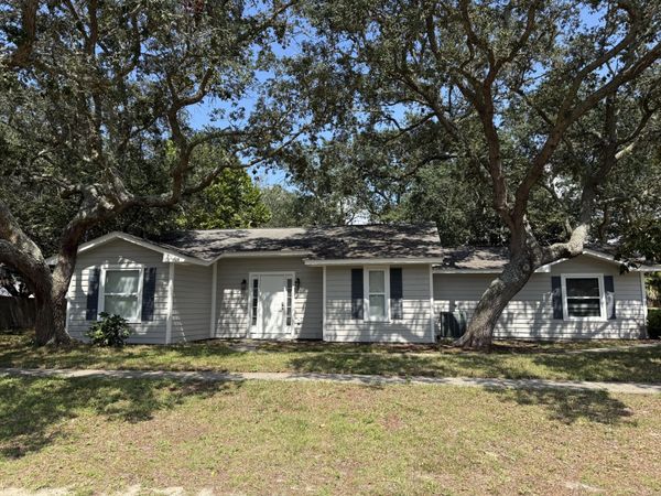 703 N Lakeside Drive, Destin, FL 32541