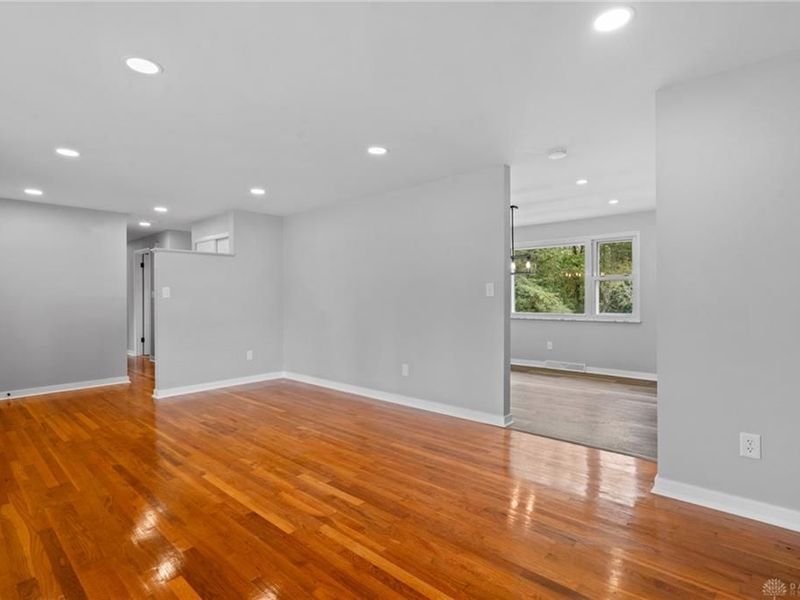 2340 Derr Road, Springfield, OH 45503 Photo 9