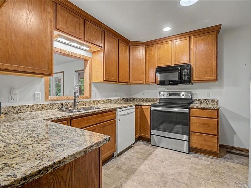 5748 Mallard Drive, Huber Heights, OH 45424 Photo 17