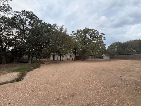 138 Maegan LN, Cedar Creek, TX 78612