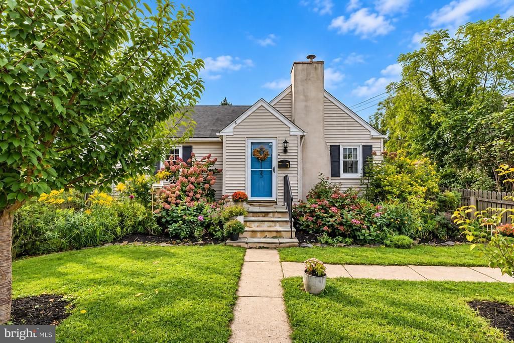 1123 OLD LANCASTER ROAD, BERWYN, PA 19312