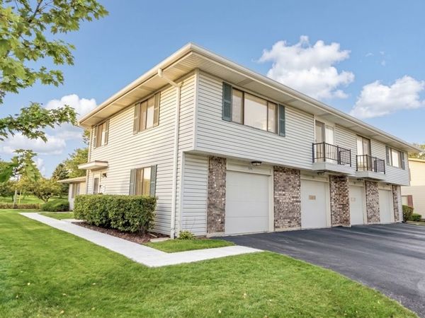935 Shattuck Lane , Unit 935, Schaumburg, IL 60194