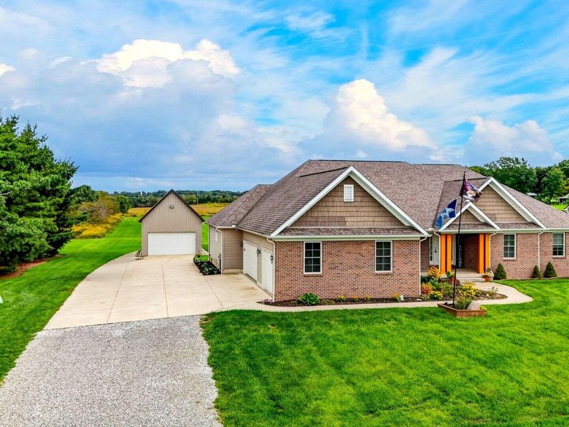 1628 Pickerington Road NW, Carroll, OH 43112 Photo 4