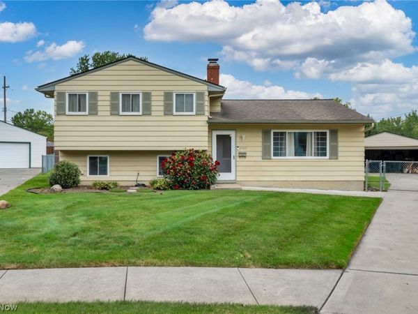 6480 Grayfriar Drive, Brook Park, OH 44142