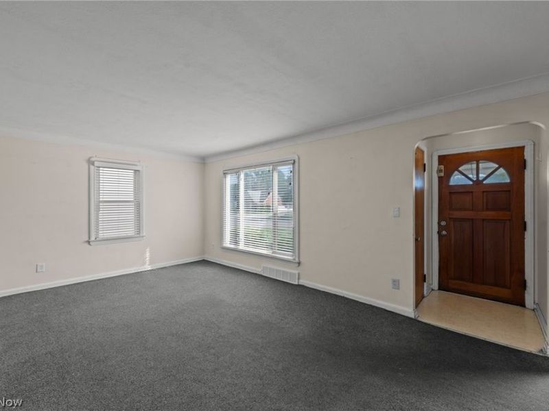 6006 Snow Road, Parma, OH 44129 Photo 3