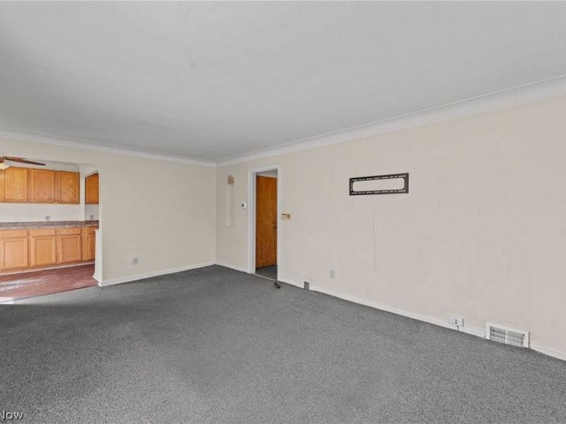 6006 Snow Road, Parma, OH 44129 Photo 6