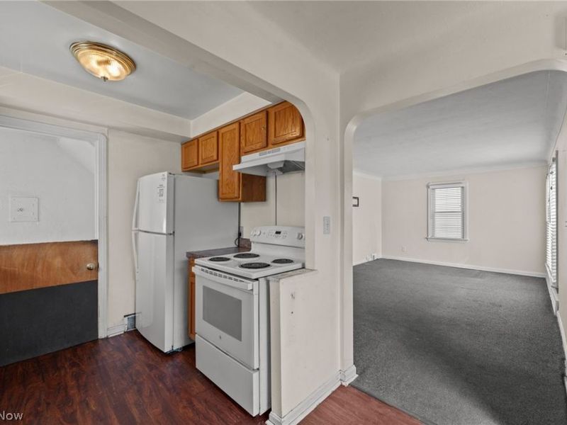 6006 Snow Road, Parma, OH 44129 Photo 8