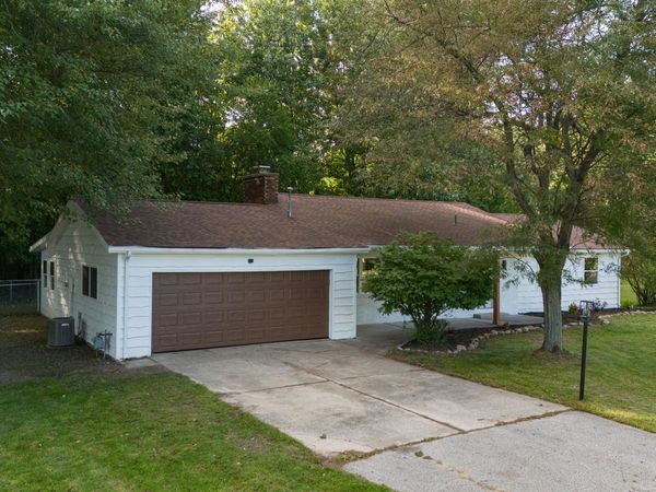 5564 Newton Avenue, Coloma, MI 49038