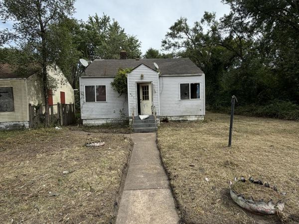 891 Louisiana Street , Gary, IN 46402
