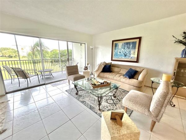 2900 N Palm Aire Dr , Unit 210, Pompano Beach, FL 33069
