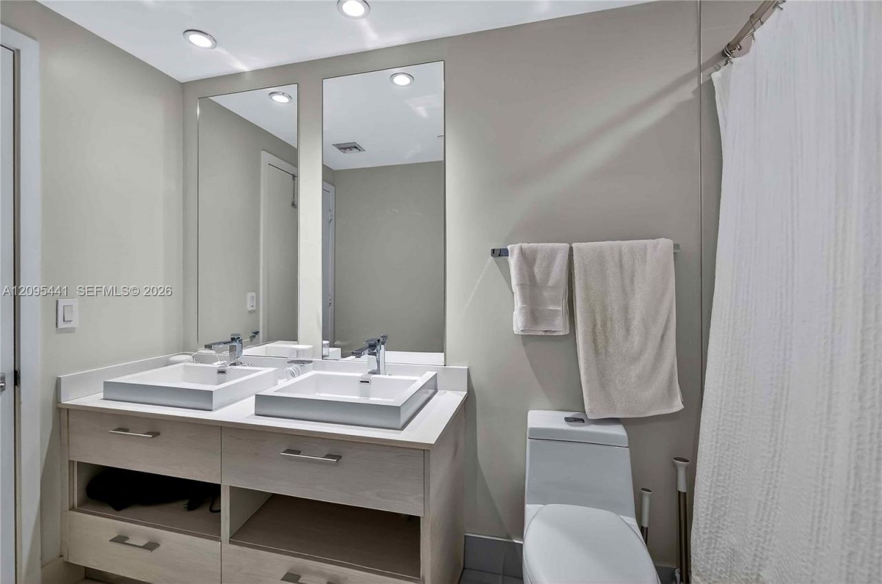45 SW 9th St , Unit 3807, Miami, FL 33130 Photo