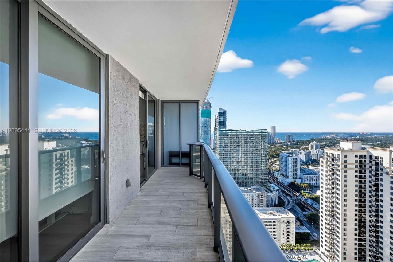 45 SW 9th St , Unit 3807, Miami, FL 33130 Photo