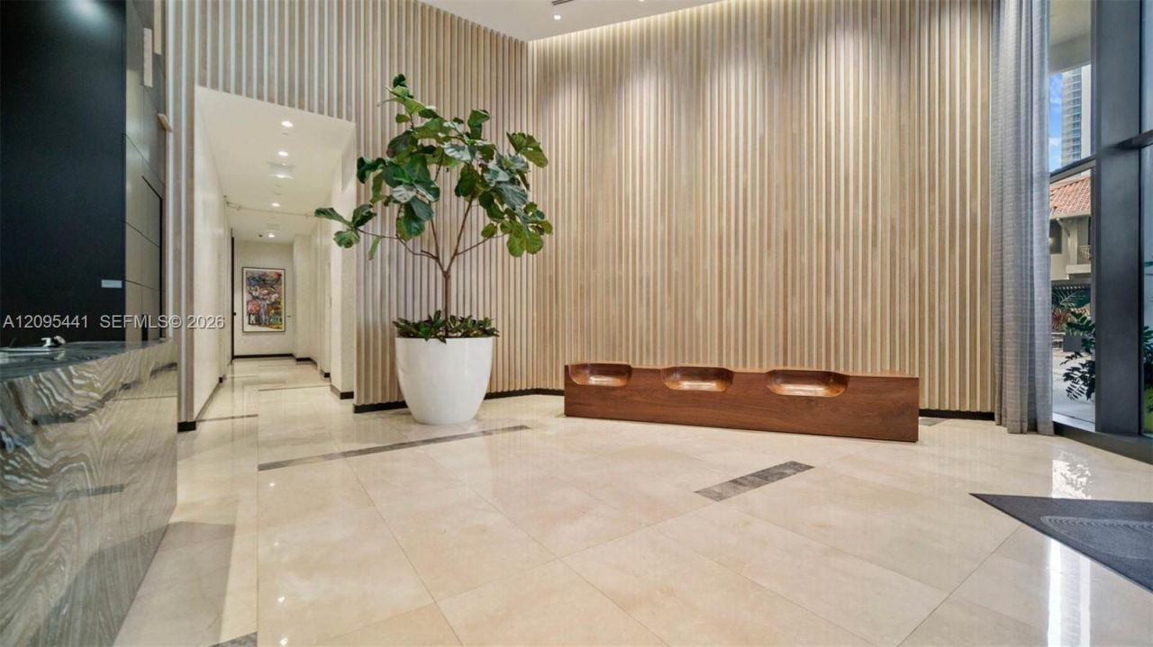 45 SW 9th St , Unit 3807, Miami, FL 33130 Photo