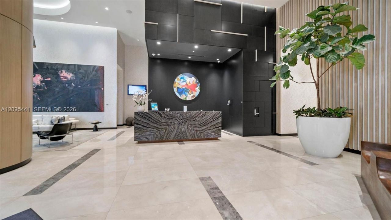 45 SW 9th St , Unit 3807, Miami, FL 33130 Photo