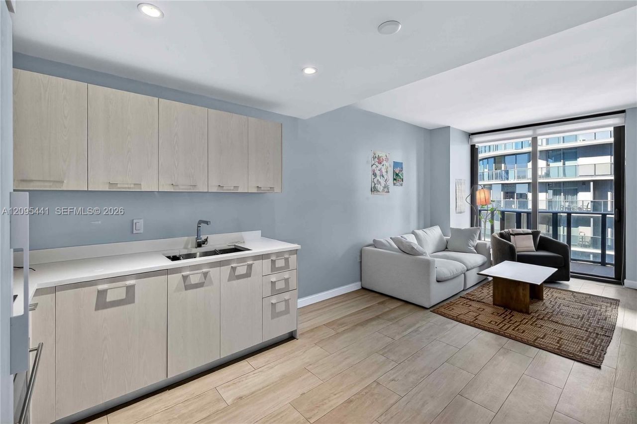 45 SW 9th St , Unit 3807, Miami, FL 33130 Photo